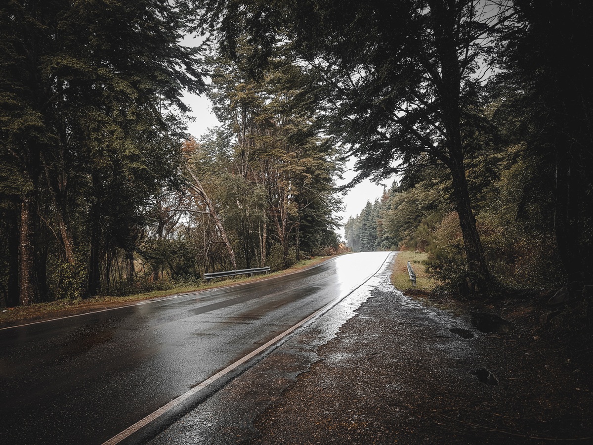 Regenbuien in de Eifel: Gore-Tex motorkleding onderhouden